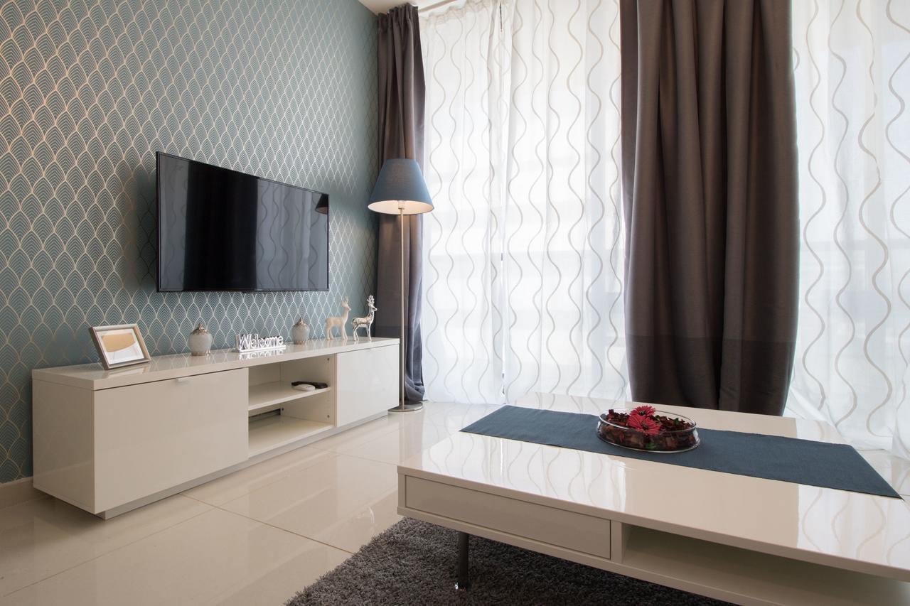 Sweethome26 Luxury Apt Close To The Beach & Free Parking テル・アビブ エクステリア 写真