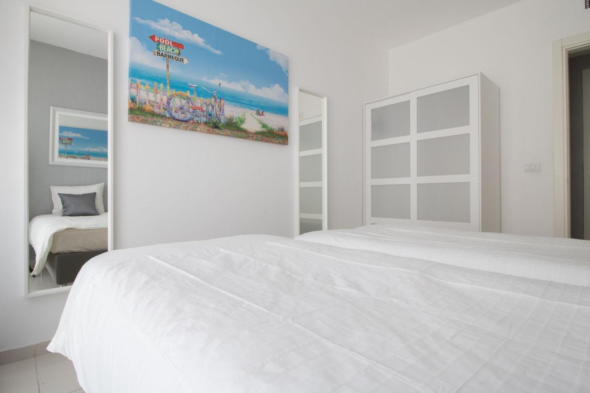 Sweethome26 Luxury Apt Close To The Beach & Free Parking テル・アビブ エクステリア 写真